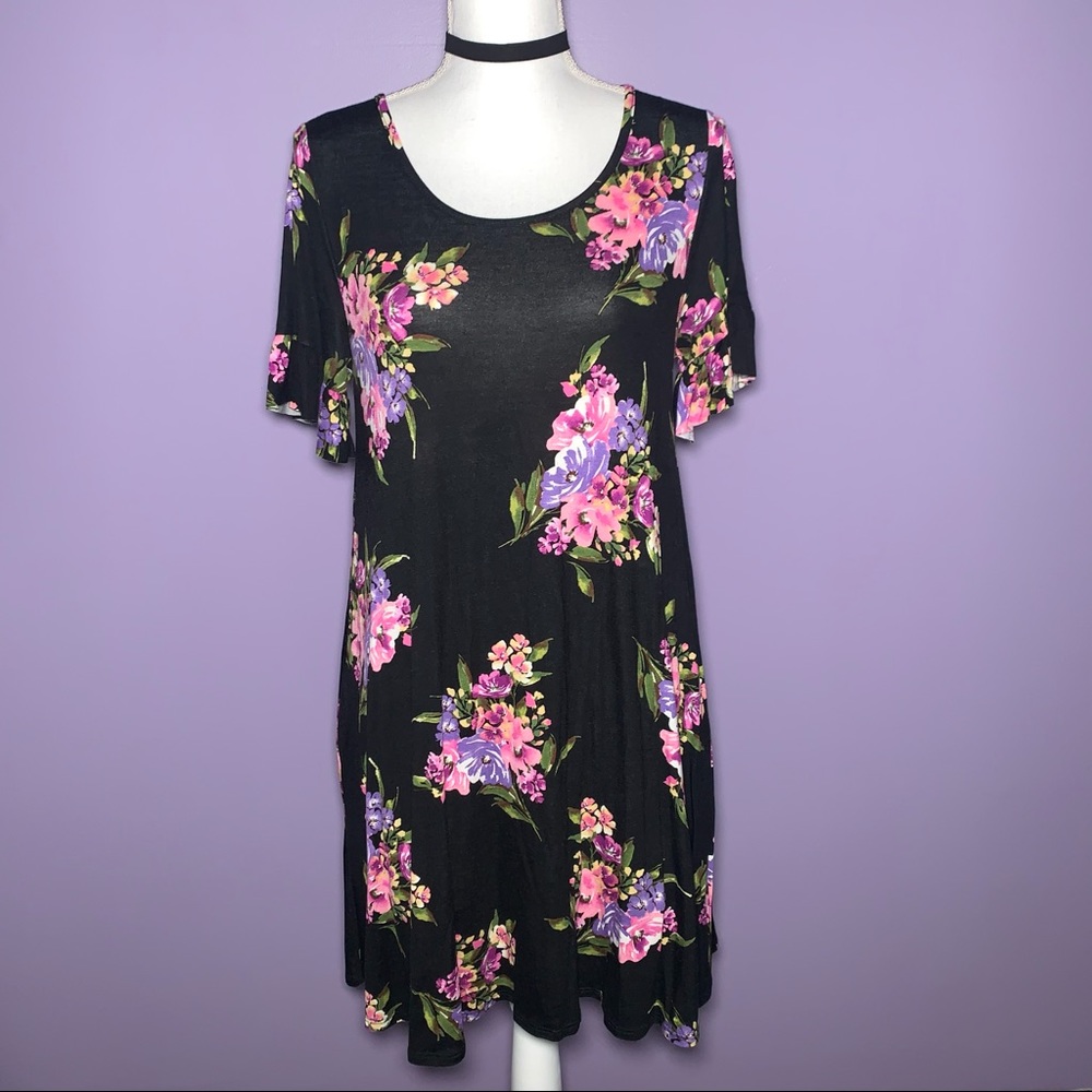 FINAL PRICE!! Boutique Black Floral T-shirt Dress